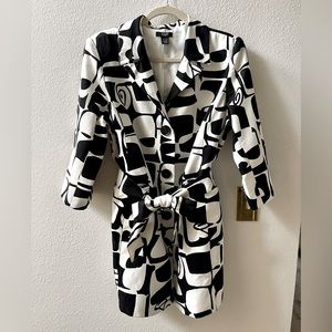 Womens Black & white abstract Alfani jacket, size petite large